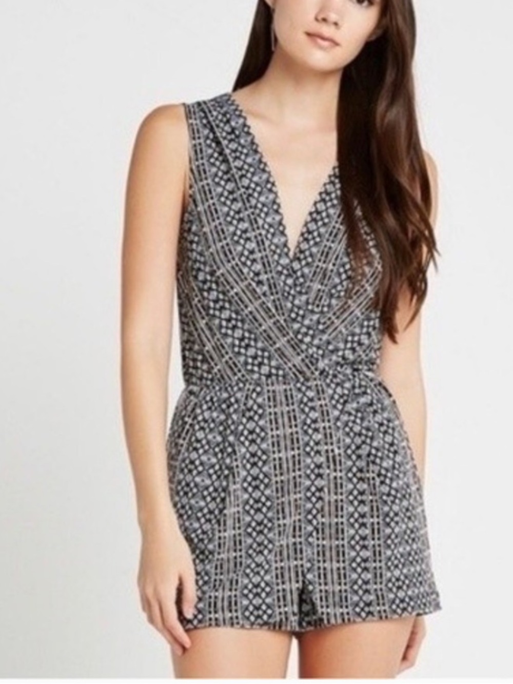 BCBGeneration Geometric Print Faux Wrap Romper XS boho beachy Aztec